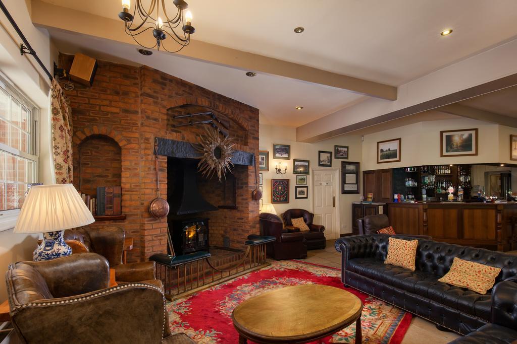 Fox & Hounds Country Hotel Chulmleigh Kültér fotó